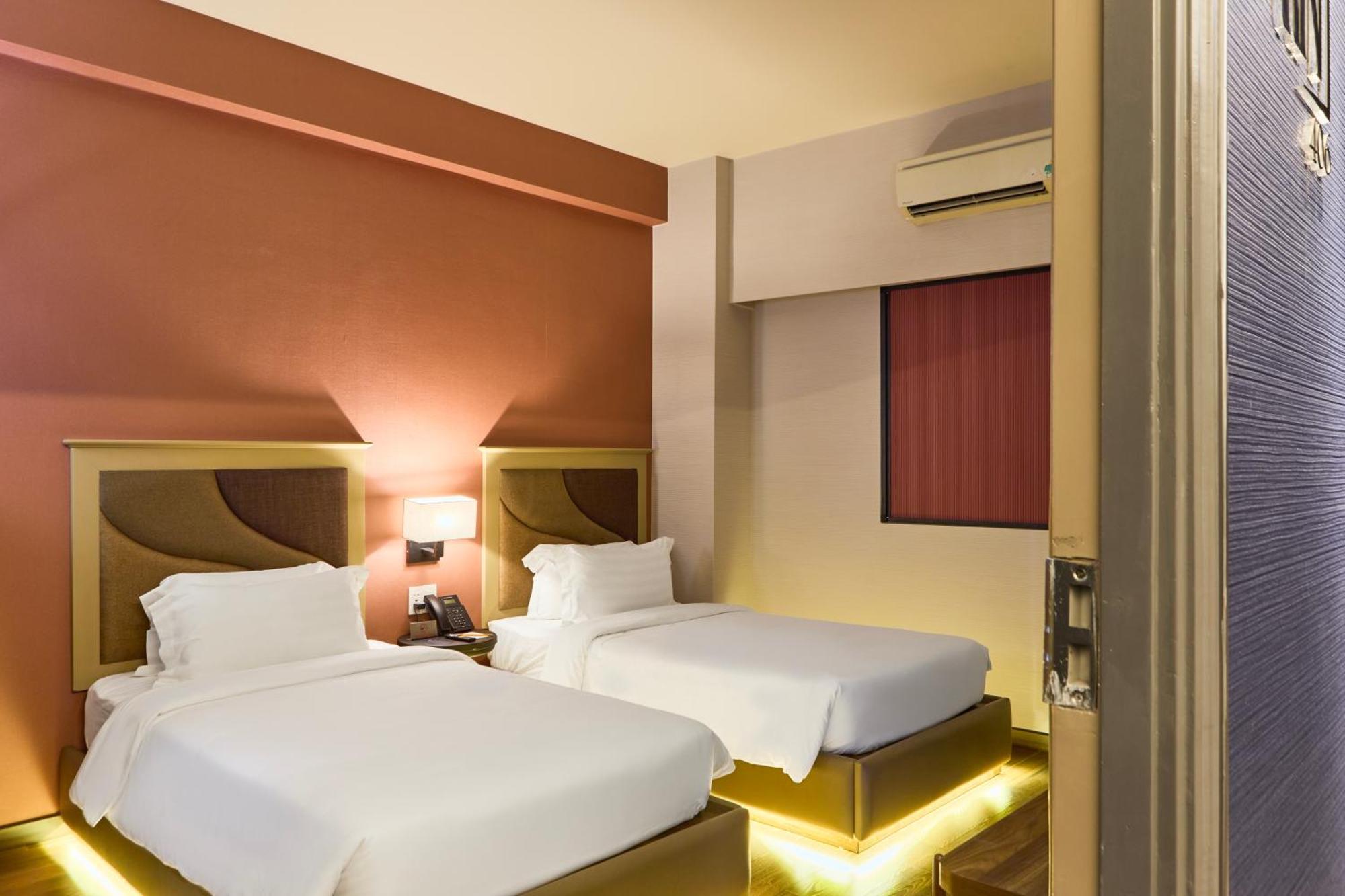הו צ'י מין סיטי Kin Hotel Ly Tu Trong מראה חיצוני תמונה