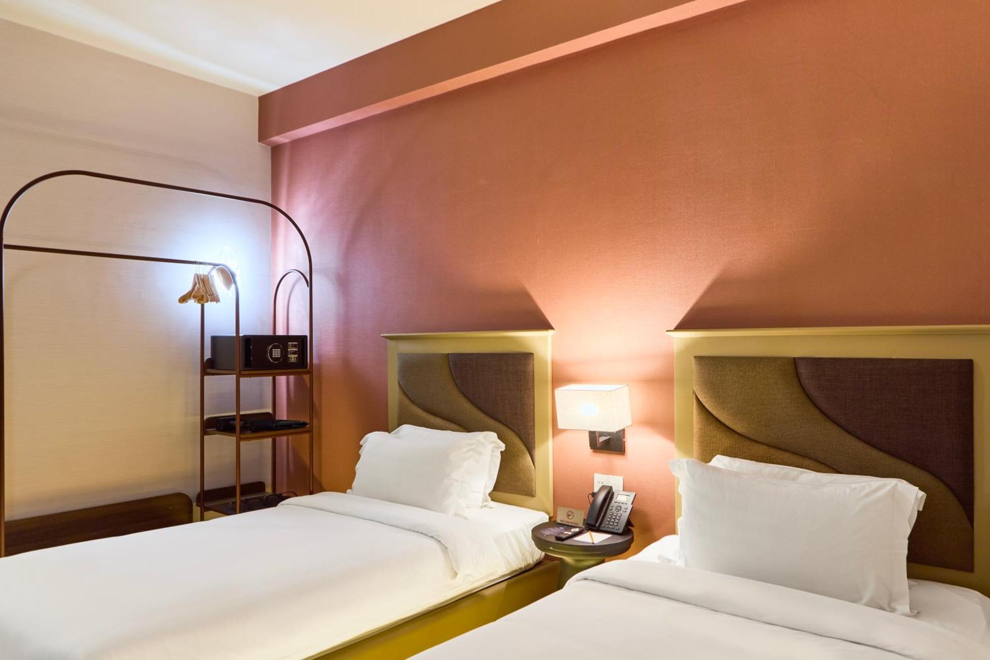 הו צ'י מין סיטי Kin Hotel Ly Tu Trong מראה חיצוני תמונה