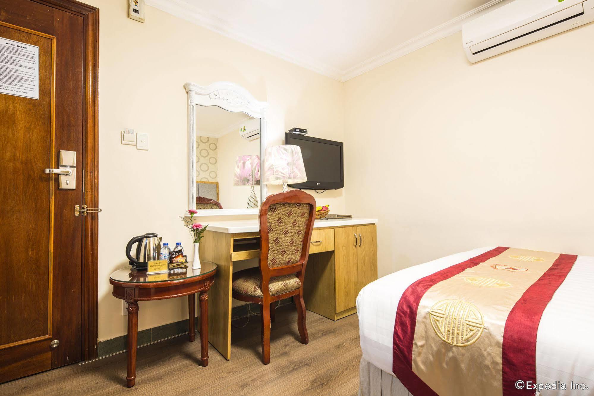 הו צ'י מין סיטי Kin Hotel Ly Tu Trong מראה חיצוני תמונה